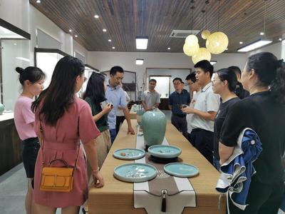 青瓷雅韵绘新篇 以舞台艺术赋能美丽集镇文化焕新